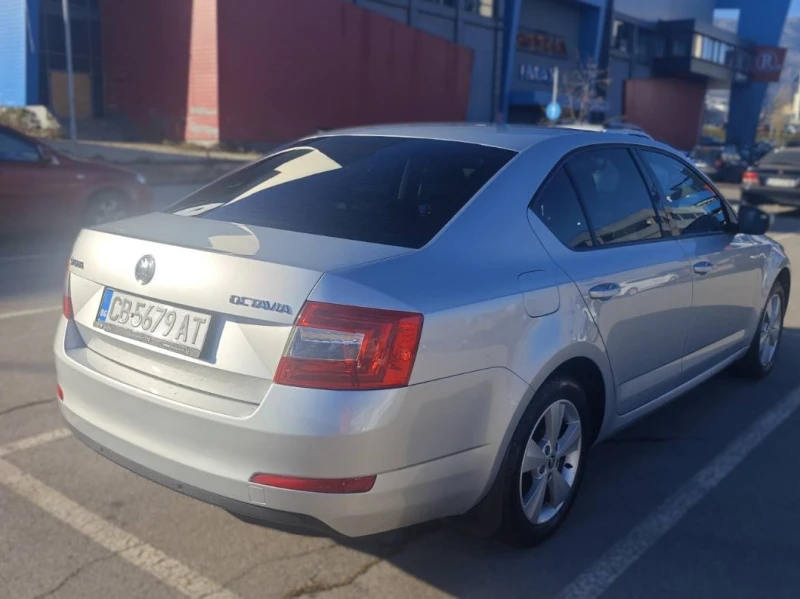 Skoda Octavia, снимка 6 - Автомобили и джипове - 48012070