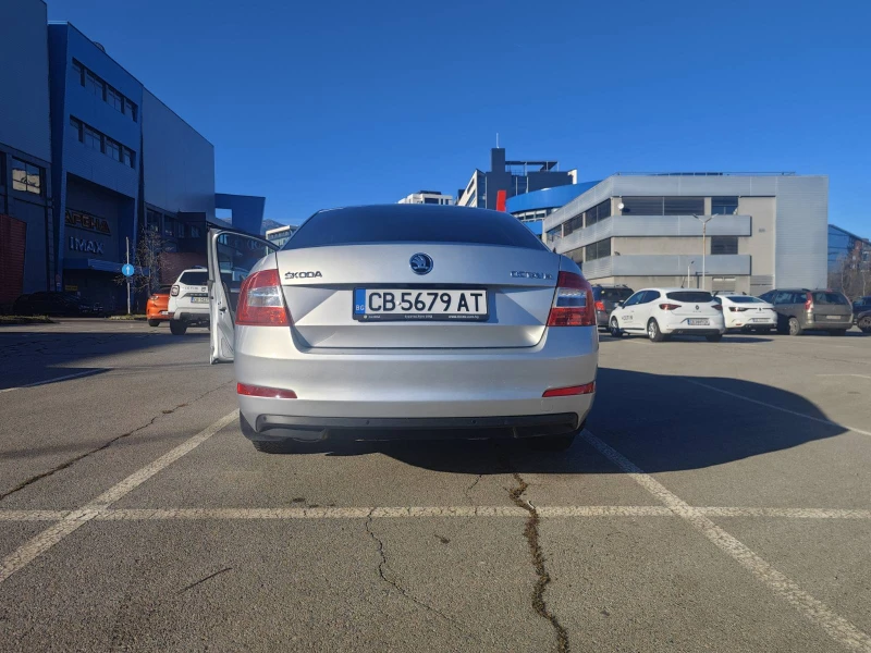 Skoda Octavia, снимка 5 - Автомобили и джипове - 48012070