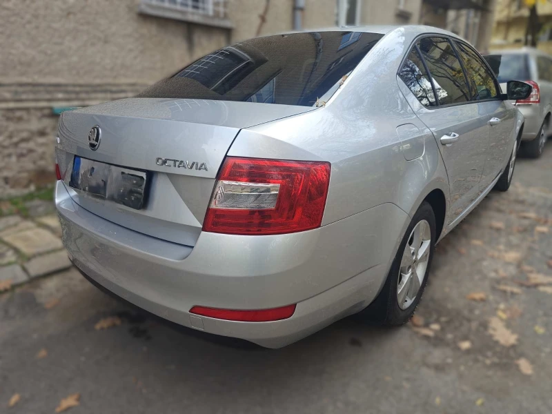 Skoda Octavia, снимка 5 - Автомобили и джипове - 48012070