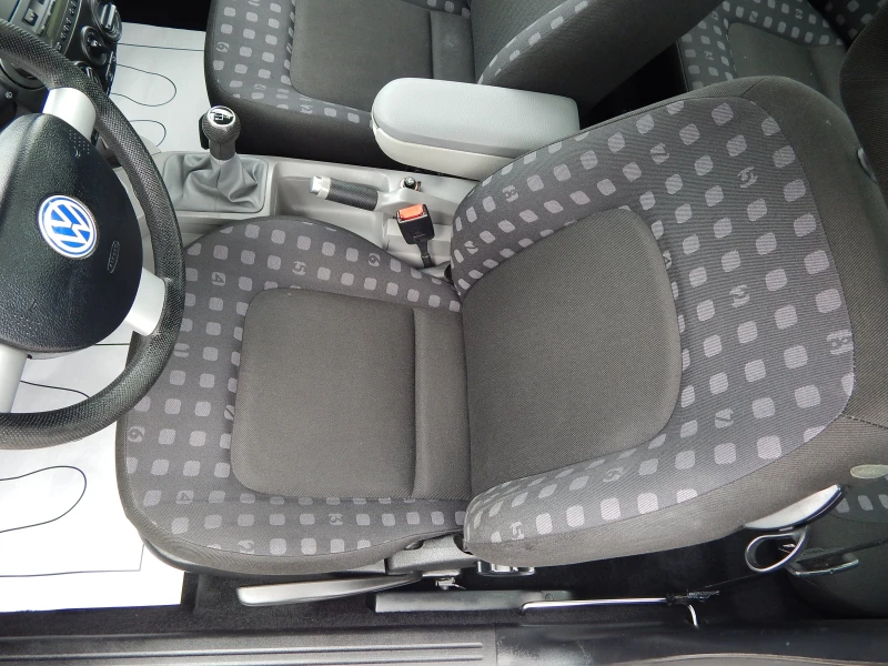 VW Beetle 1.6i* ПЕРФЕКТНА* , снимка 13 - Автомобили и джипове - 50379423