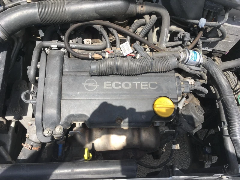 Opel Corsa 1.2 16v Twinport, снимка 9 - Автомобили и джипове - 52517448