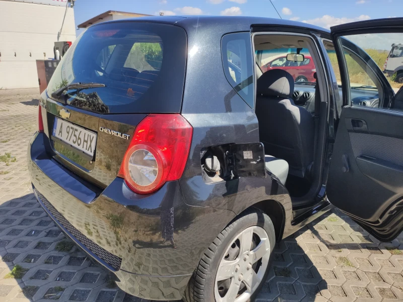 Chevrolet Aveo, снимка 10 - Автомобили и джипове - 52960492