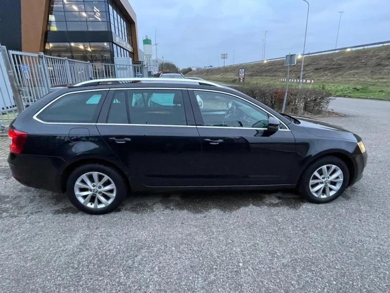 Skoda Octavia 1.5 TSI Ambition Business, снимка 3 - Автомобили и джипове - 53003799