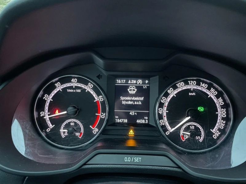 Skoda Octavia 1.5 TSI Ambition Business, снимка 9 - Автомобили и джипове - 53003799