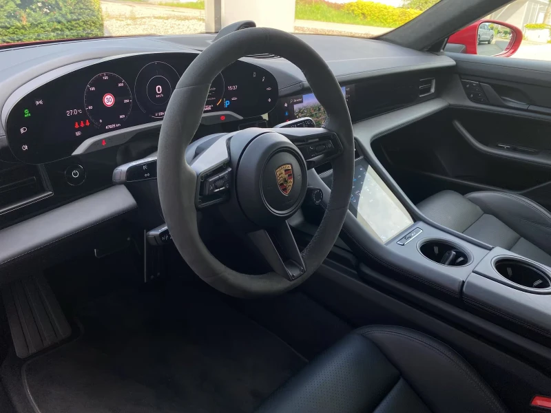 Porsche Taycan GTS/598HP/SPORT-TIRUSMO/BOSE/PANO/360/851v, снимка 9 - Автомобили и джипове - 53043268