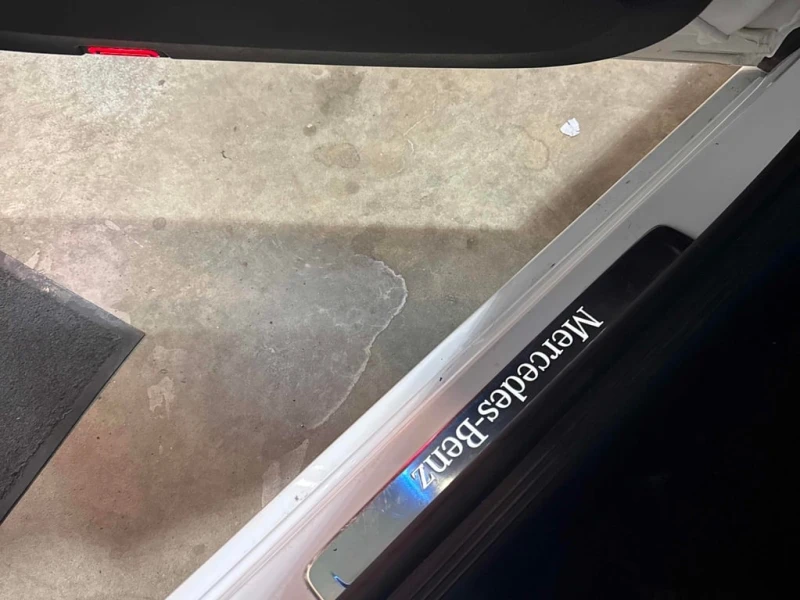 Mercedes-Benz C 300 * CARFAX * ЦЕНА ДО БГ, снимка 12 - Автомобили и джипове - 53218495