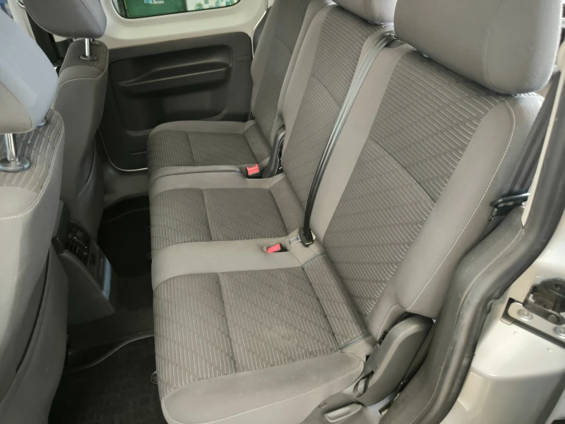 VW Caddy Т.D.i-105k.c.ПЪТНИЧЕСКО, КЛИМА, ЕВРО 5В!, снимка 13 - Автомобили и джипове - 53476908