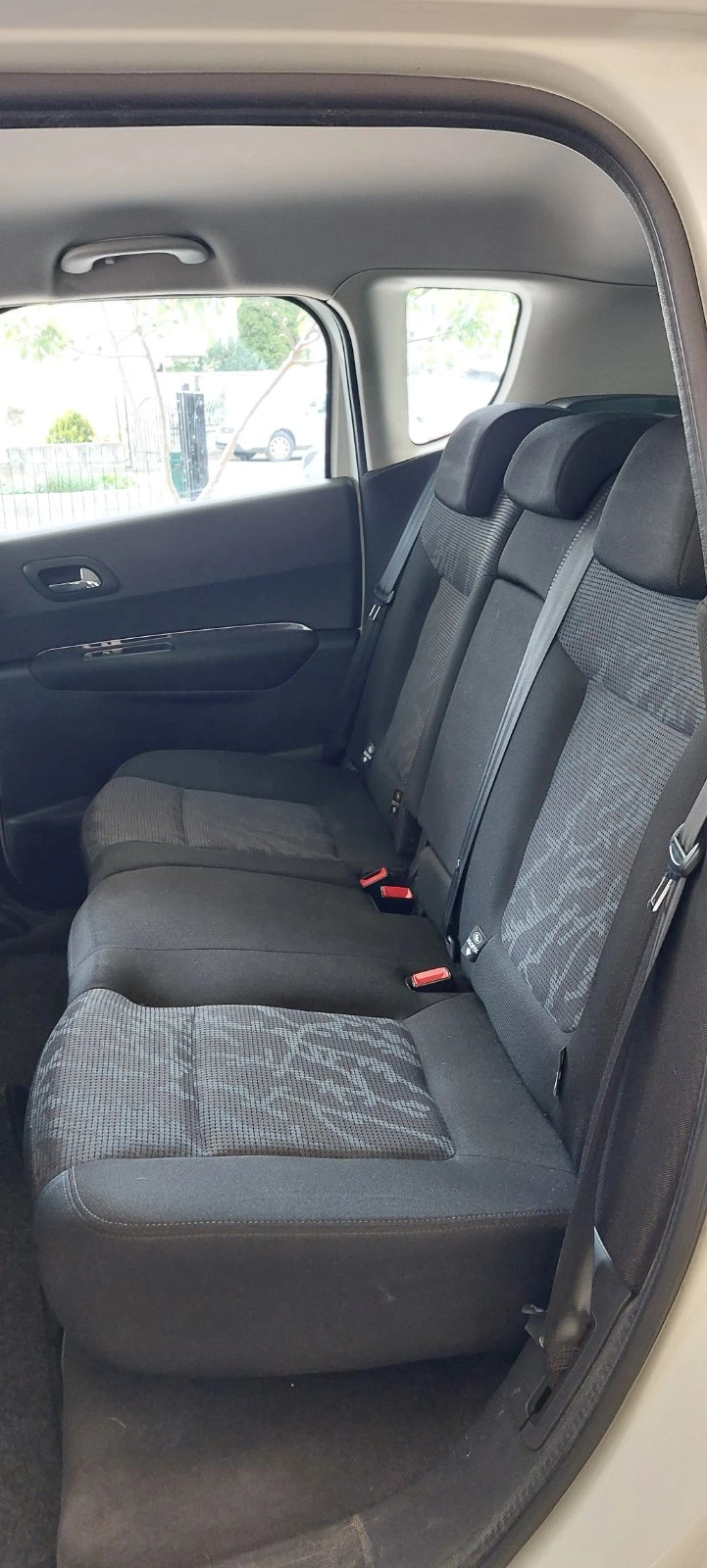 Peugeot 3008 1.6 HDI - изображение 10