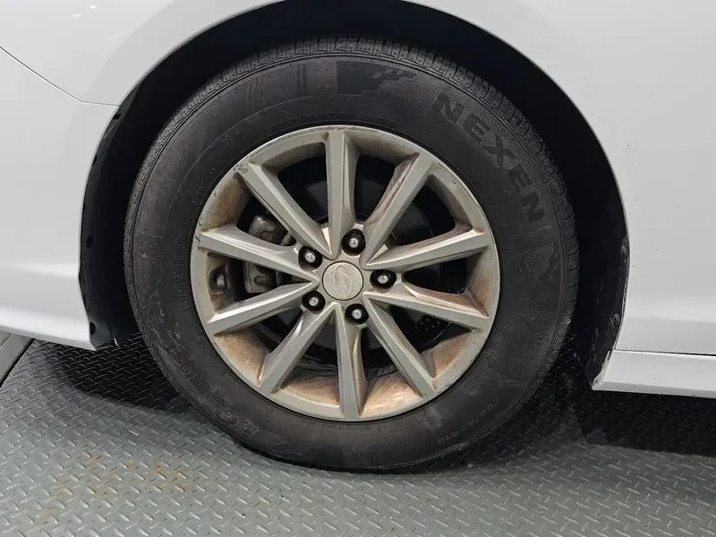 Hyundai Sonata 2.0 Style - изображение 10