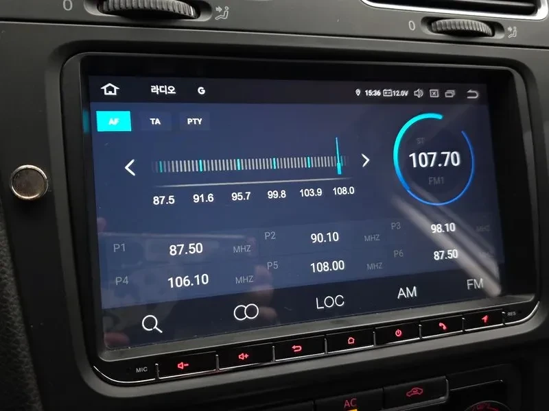 VW Golf 6Th Generation 1.6 Tdi Bluemotion, снимка 14 - Автомобили и джипове - 56209179