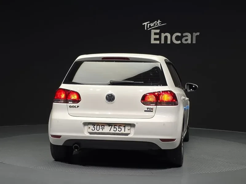 VW Golf 6Th Generation 1.6 Tdi Bluemotion, снимка 4 - Автомобили и джипове - 56209179