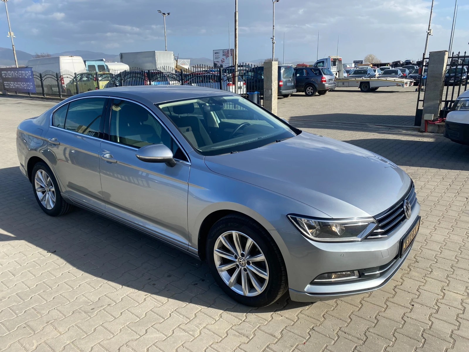 VW Passat 1.6D DISTRONIC EURO 6B - изображение 7