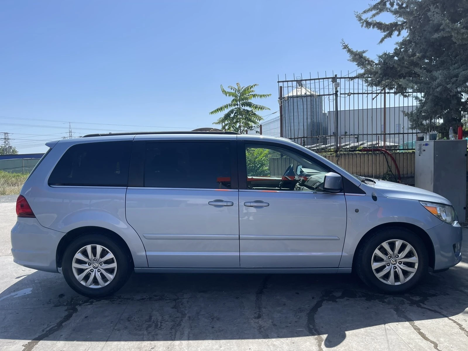 Chrysler Voyager VW Routan - изображение 6