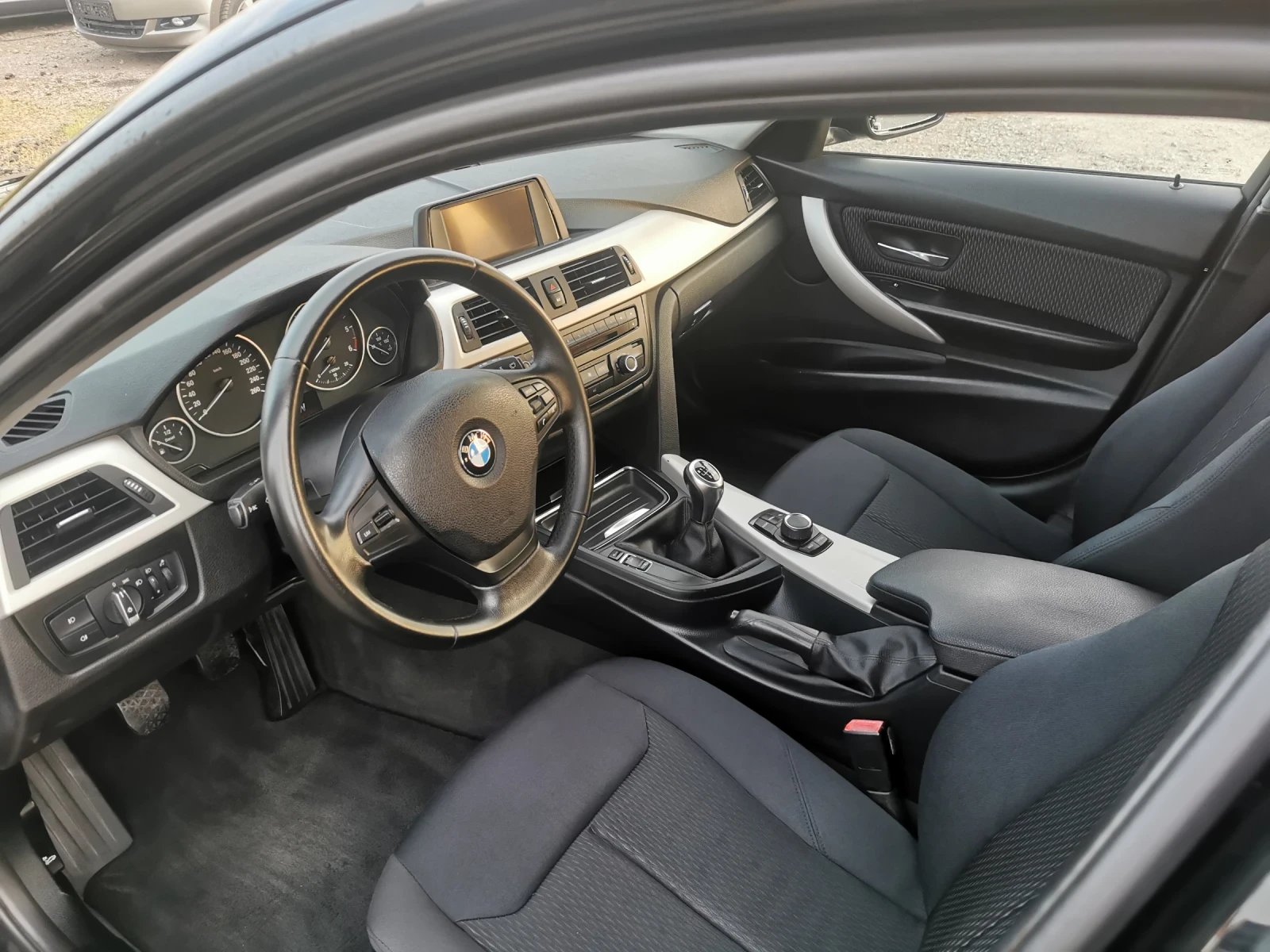 BMW 318 2, 0tdi - изображение 8