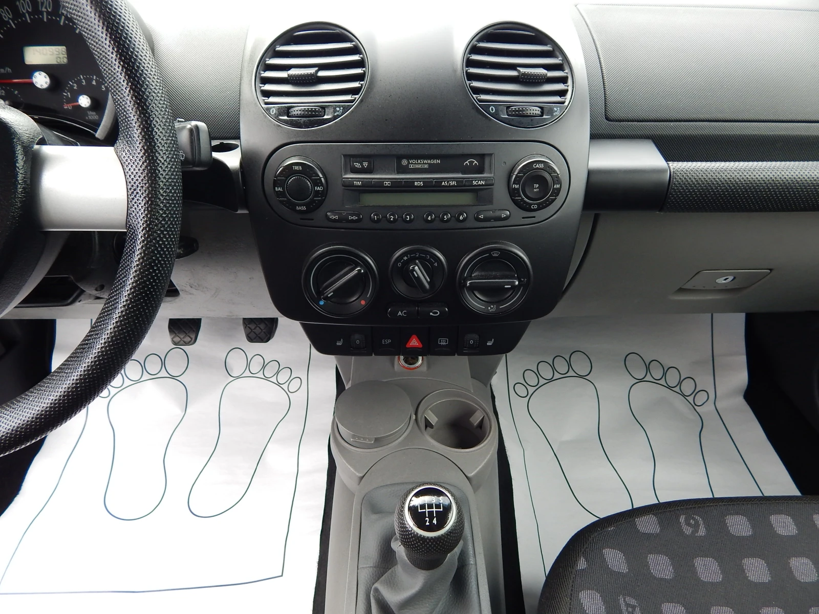 VW Beetle 1.6i* ПЕРФЕКТНА*  | Mobile.bg — изображение 12