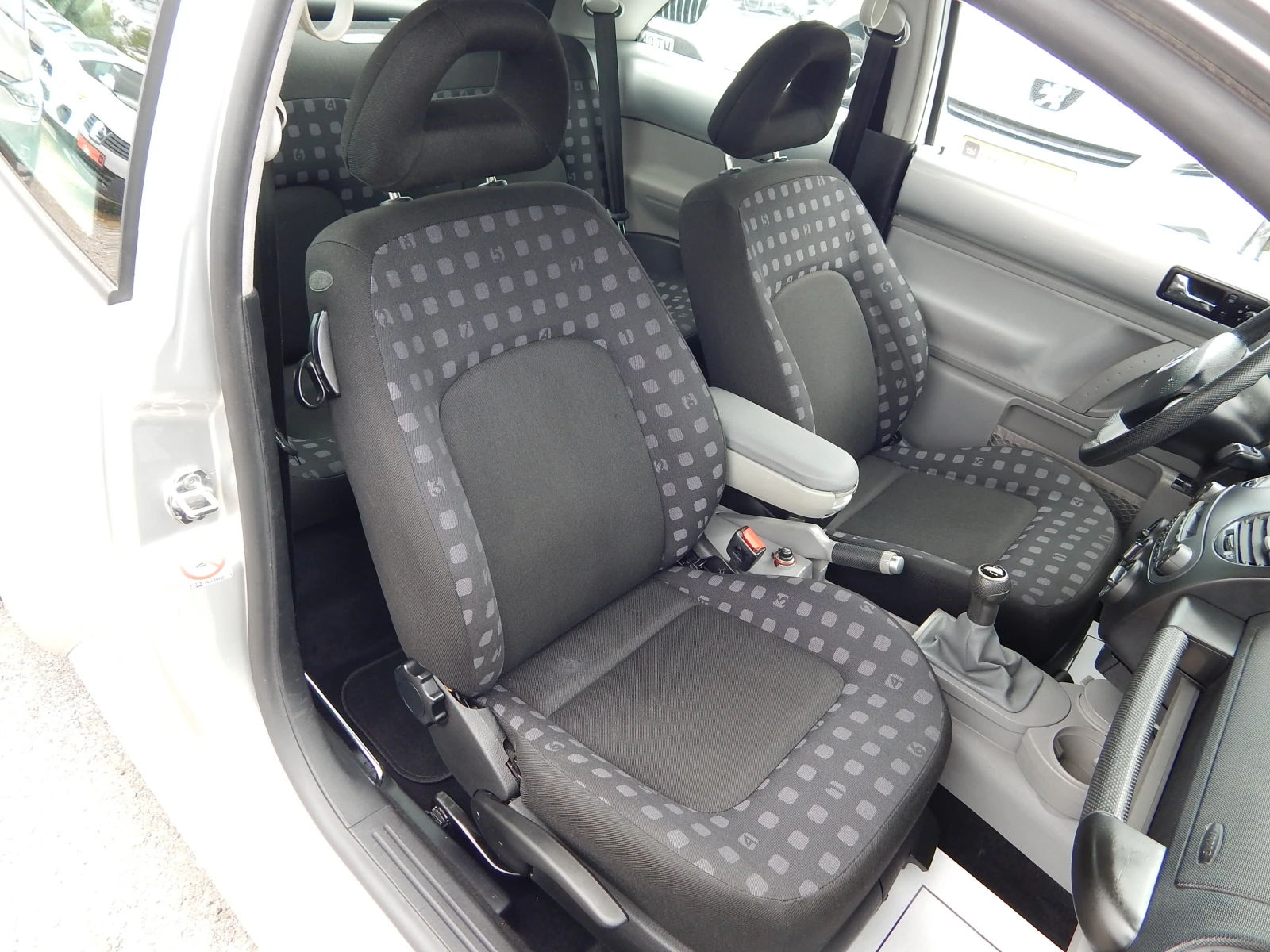 VW Beetle 1.6i* ПЕРФЕКТНА*  | Mobile.bg — изображение 17