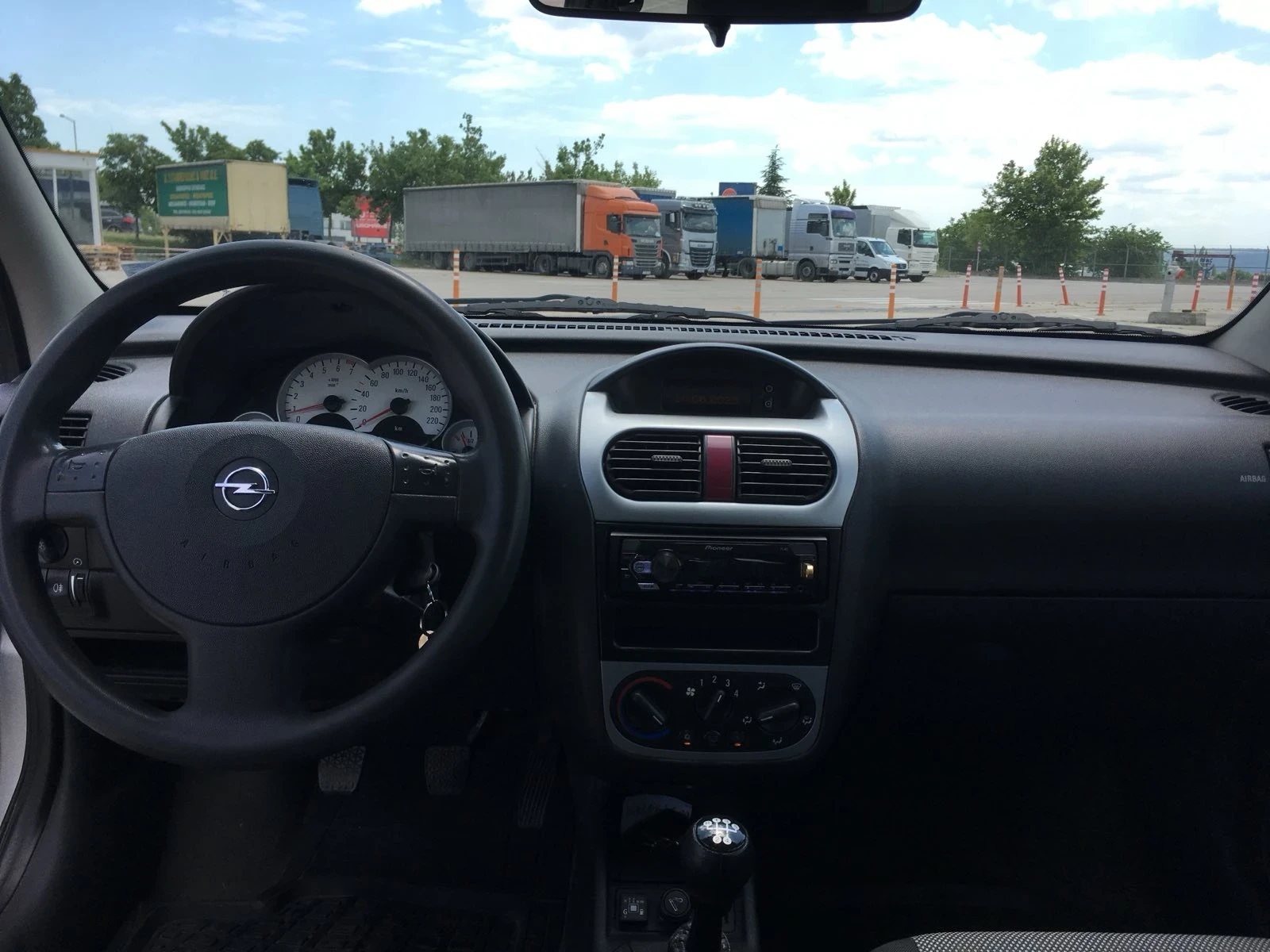 Opel Corsa 1.2 16v Twinport - изображение 7