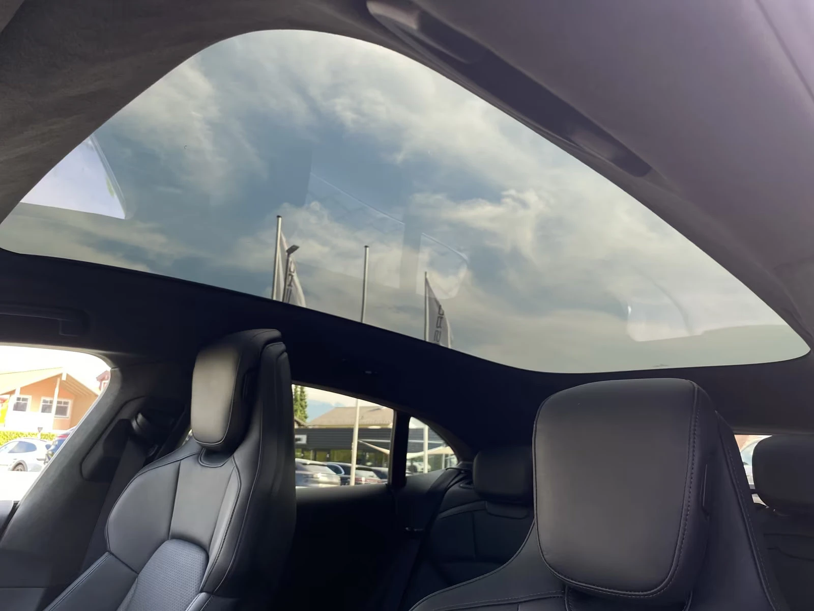 Porsche Taycan GTS/598HP/SPORT-TIRUSMO/BOSE/PANO/360/851v | Mobile.bg � ����������� 12