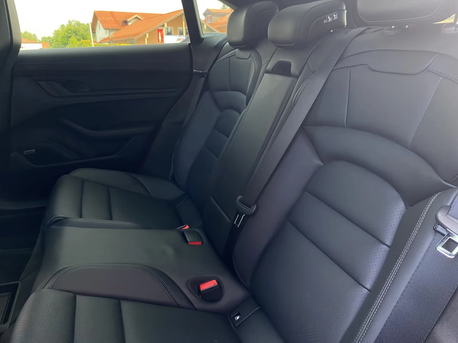 Porsche Taycan GTS/598HP/SPORT-TIRUSMO/BOSE/PANO/360/851v | Mobile.bg � ����������� 13