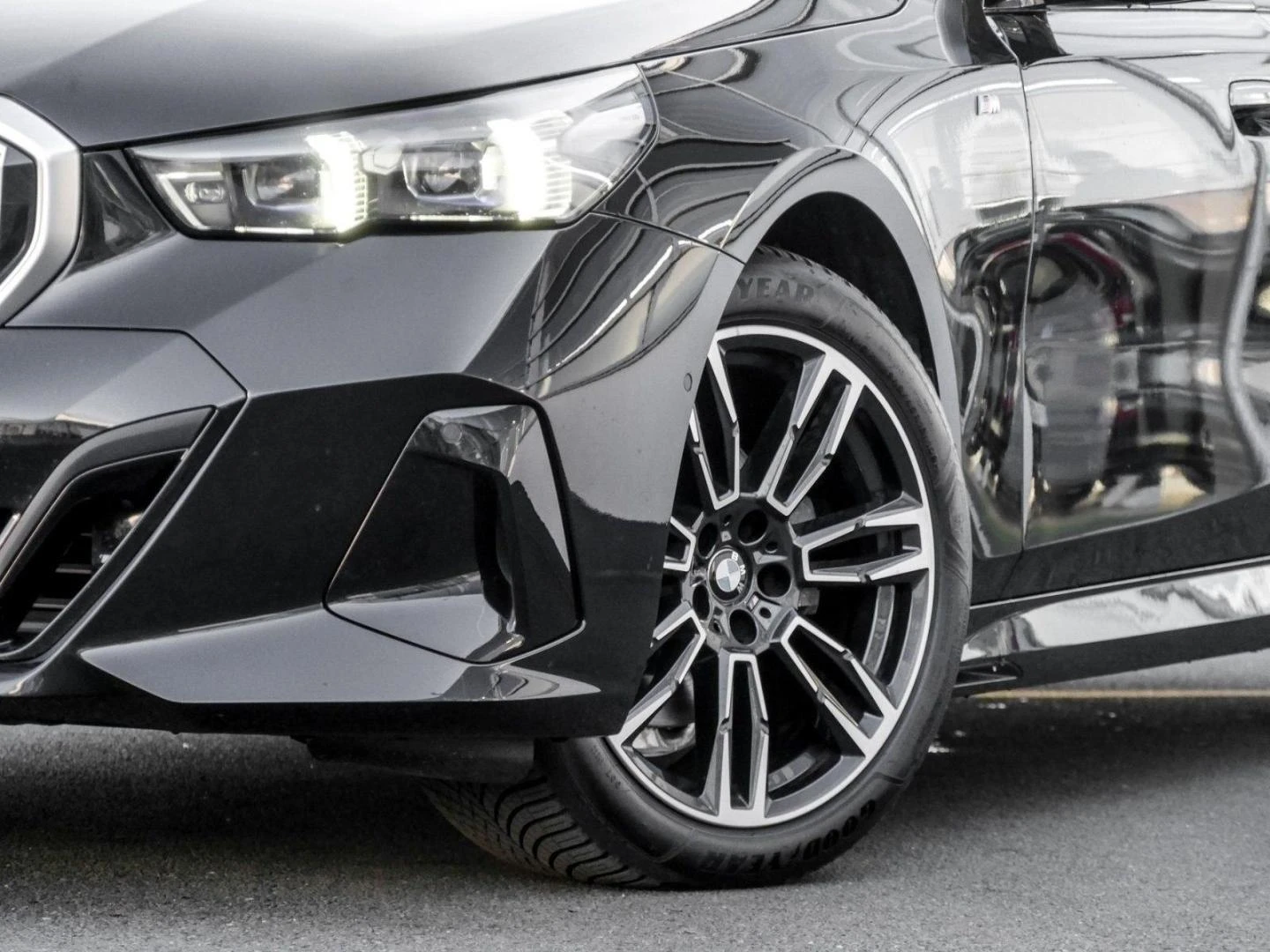 BMW 520 d xDrive M Sport Paket - изображение 3