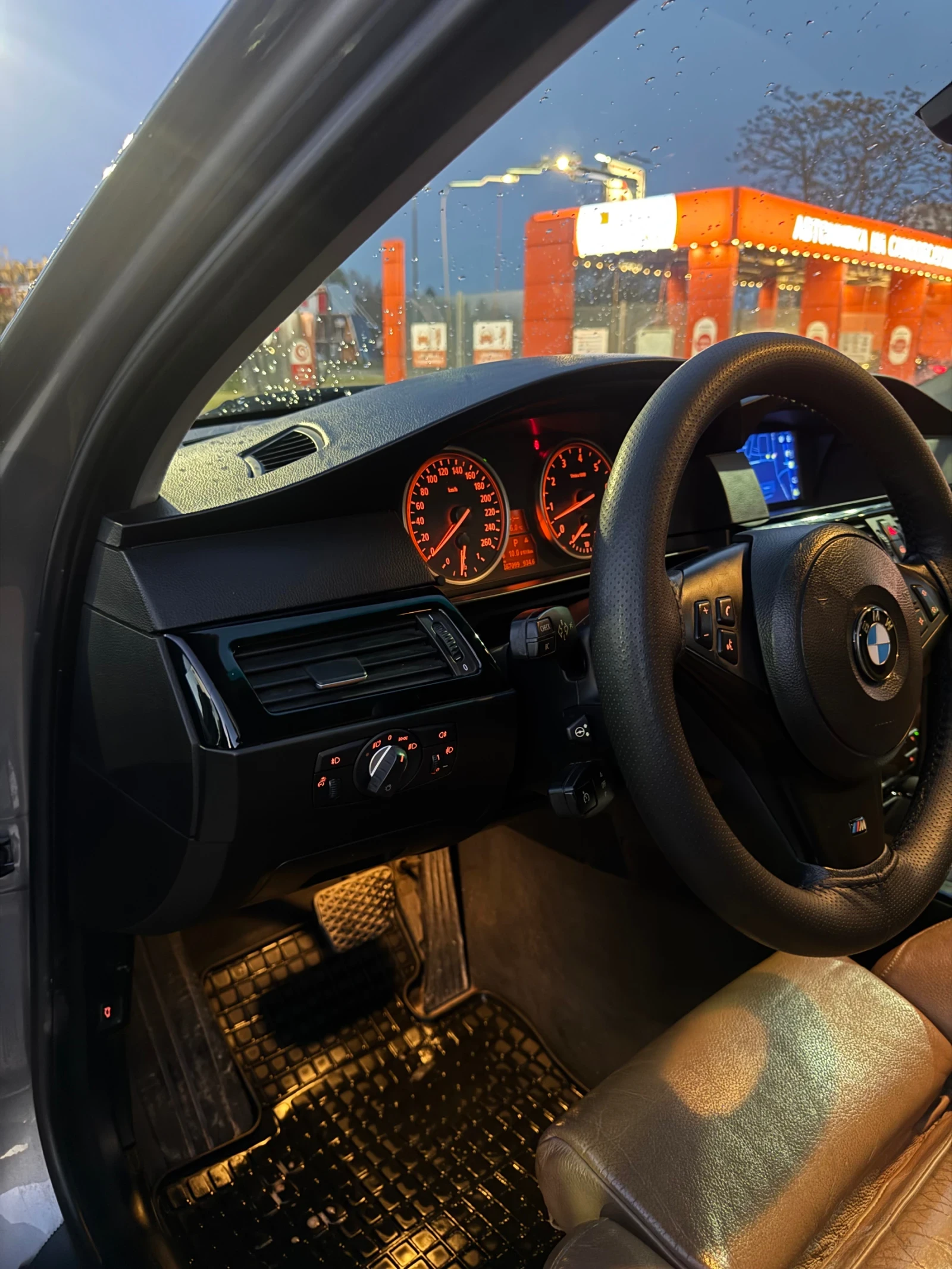 BMW 530, снимка 11 - Автомобили и джипове - 54402034