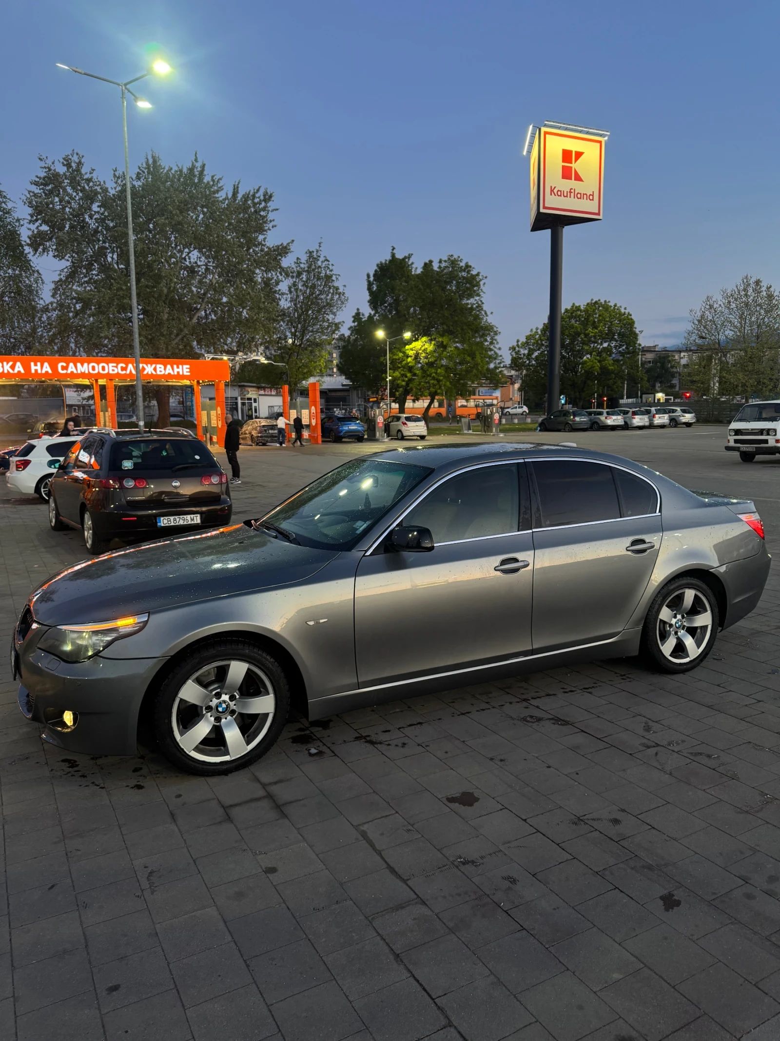 BMW 530, снимка 3 - Автомобили и джипове - 54402034