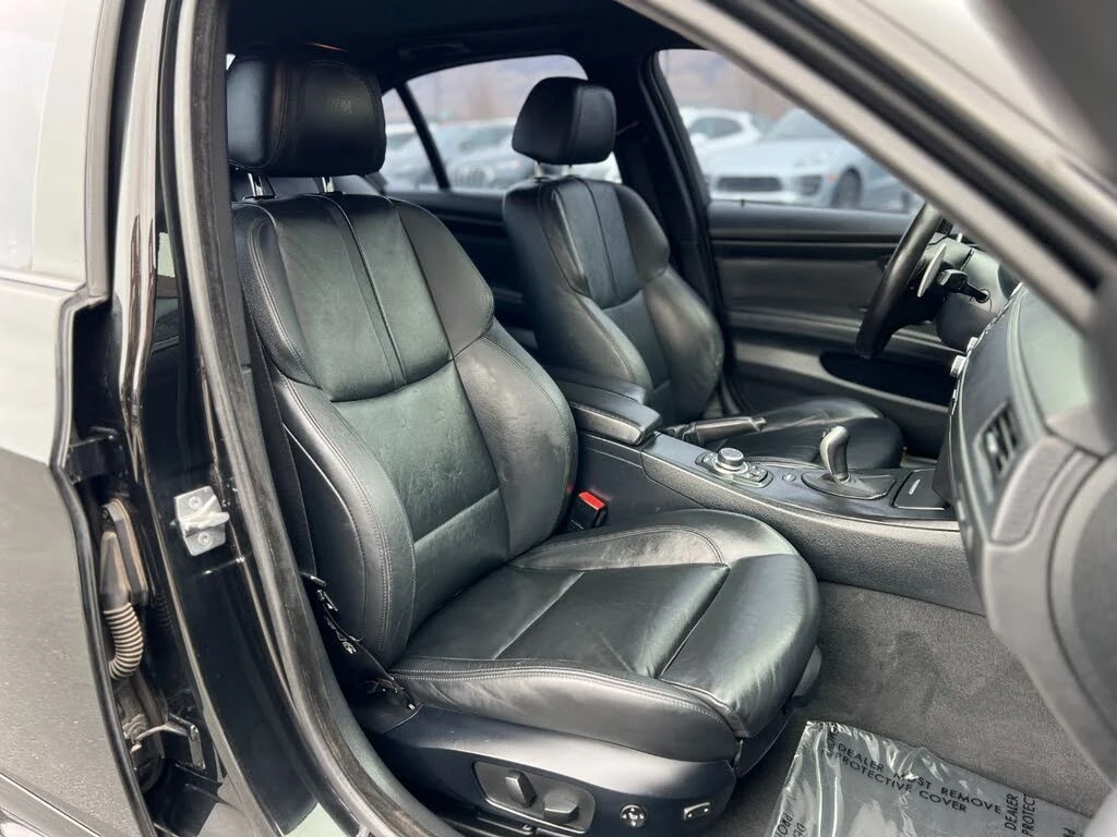 BMW M3 E90 * DCT * CIC * СТОКОВА * СЕРВИЗНА ИСТОРИЯ * , снимка 14 - Автомобили и джипове - 53924046