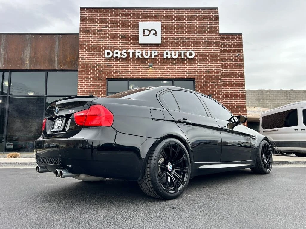 BMW M3 E90 * DCT * CIC * СТОКОВА * СЕРВИЗНА ИСТОРИЯ * , снимка 8 - Автомобили и джипове - 53924046