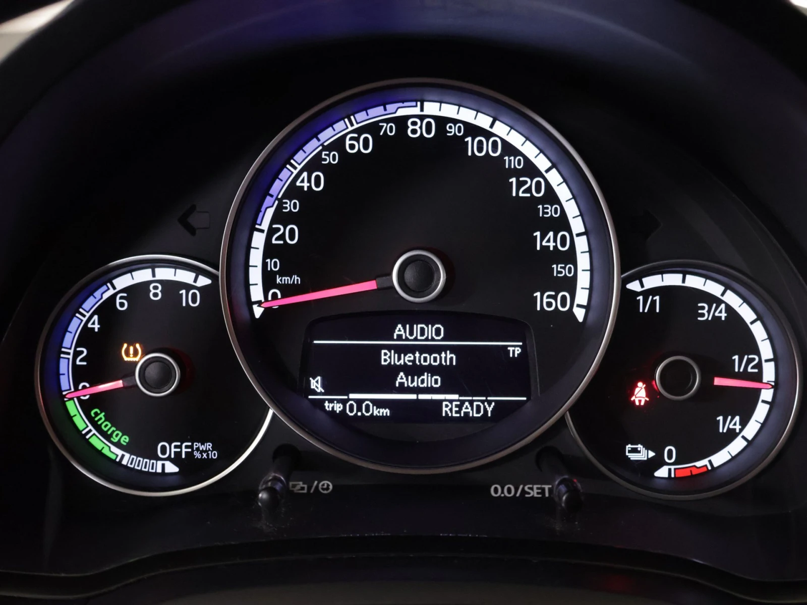 VW Up Electric, снимка 8 - Автомобили и джипове - 53995338