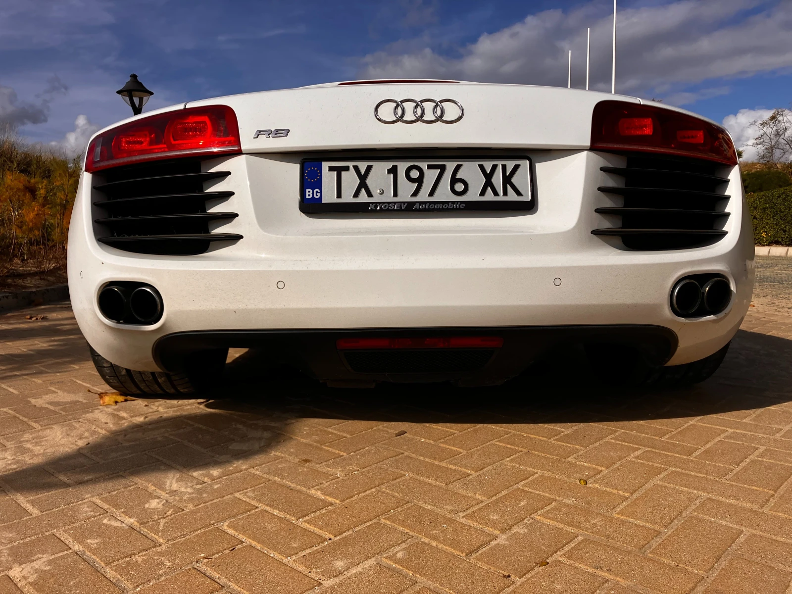 Audi R8 R-TRONIC, снимка 7 - Автомобили и джипове - 54207630