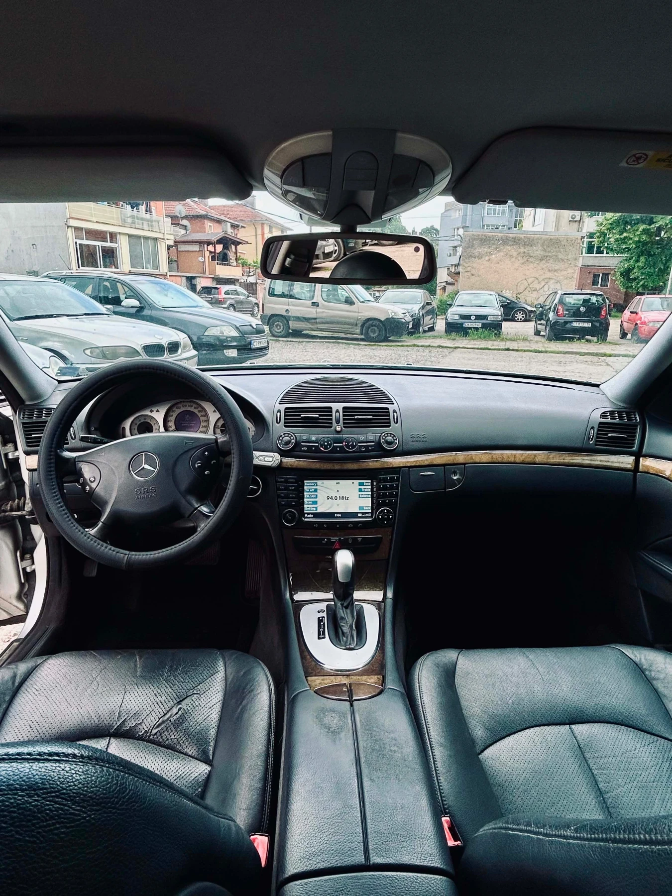Mercedes-Benz E 220, снимка 5 - Автомобили и джипове - 54578754