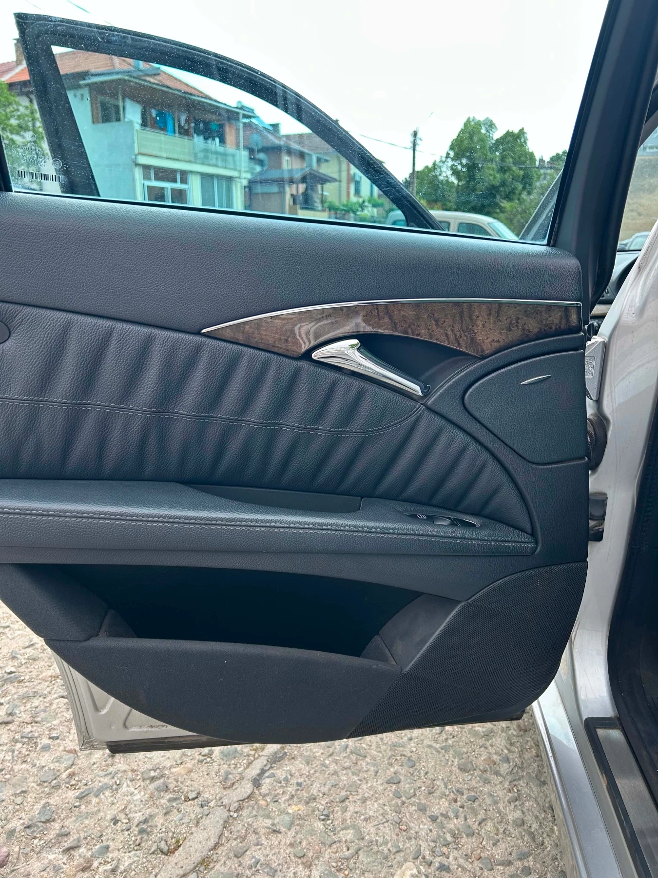 Mercedes-Benz E 220, снимка 10 - Автомобили и джипове - 54578754