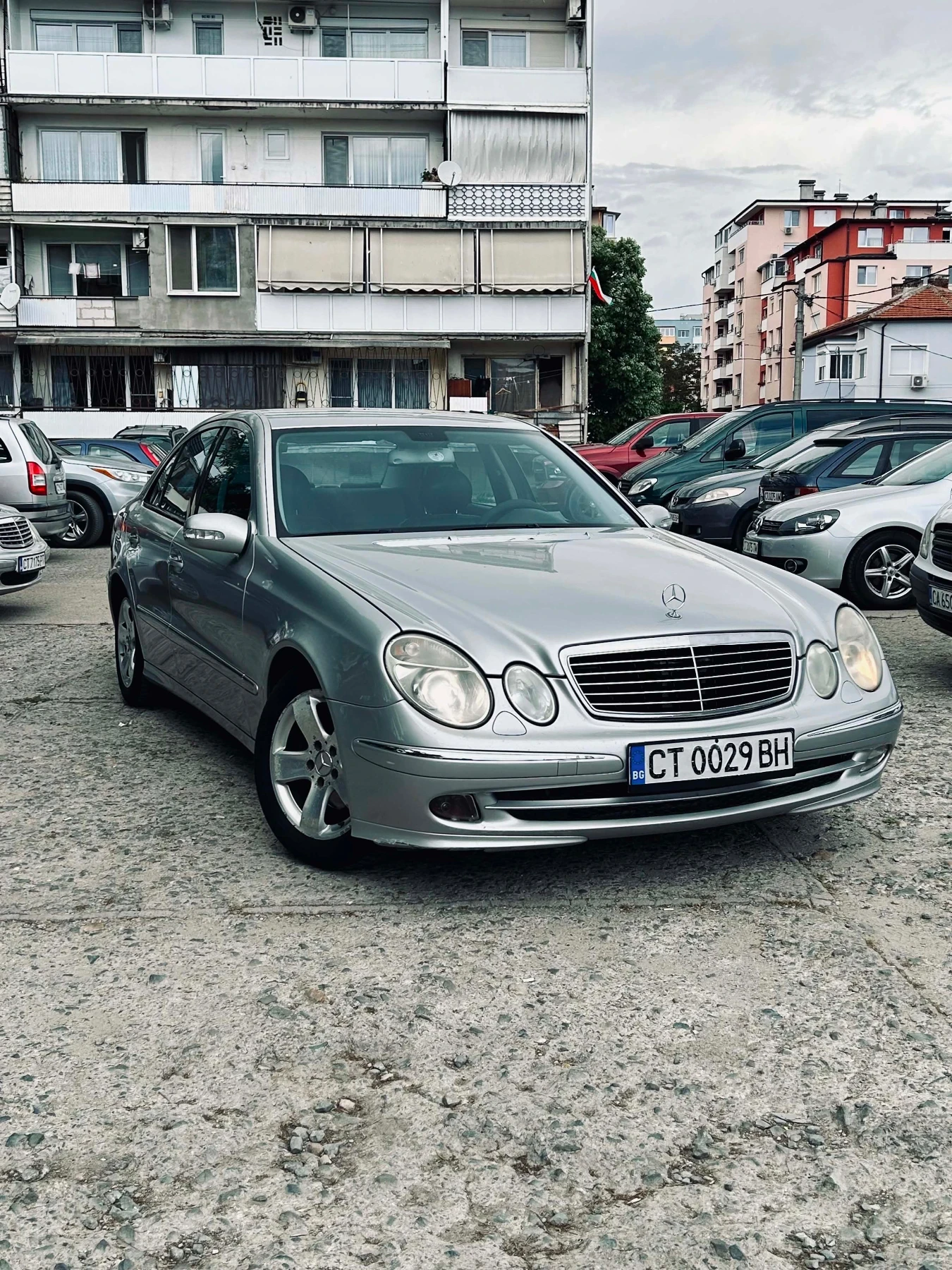 Mercedes-Benz E 220, снимка 2 - Автомобили и джипове - 54578754