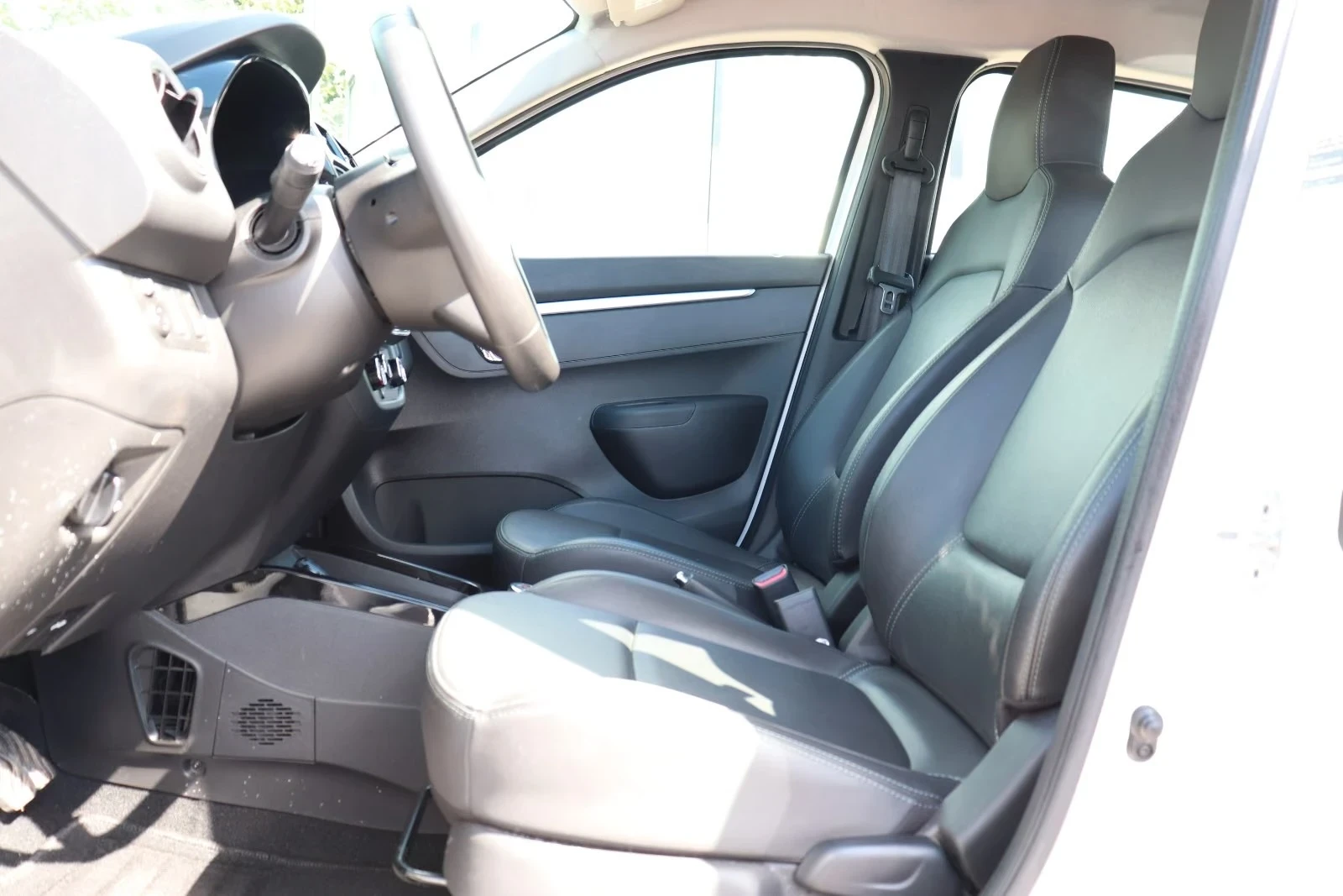 Dacia Spring Comfort plus 35000km, снимка 10 - Автомобили и джипове - 56113233