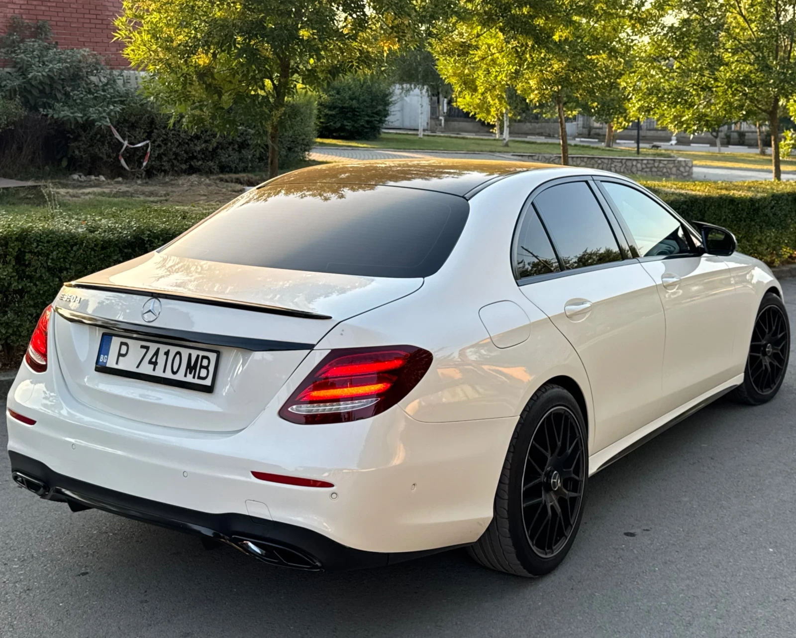 Mercedes-Benz E 350 d AMG line, снимка 4 - Автомобили и джипове - 55382531