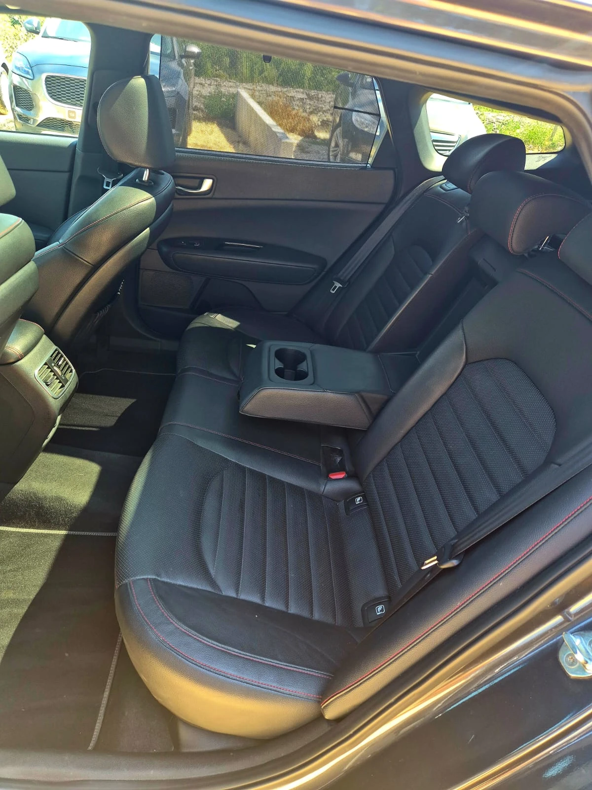Kia Optima 1.6 CRDi/Auto/Camera, снимка 10 - Автомобили и джипове - 55737249