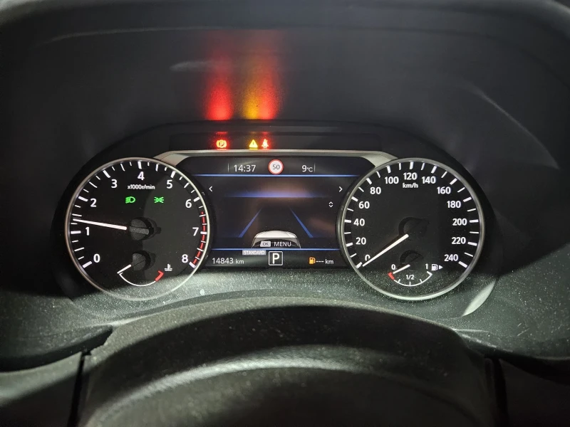 Nissan Juke 1.0DIG-T, снимка 11 - Автомобили и джипове - 51922693