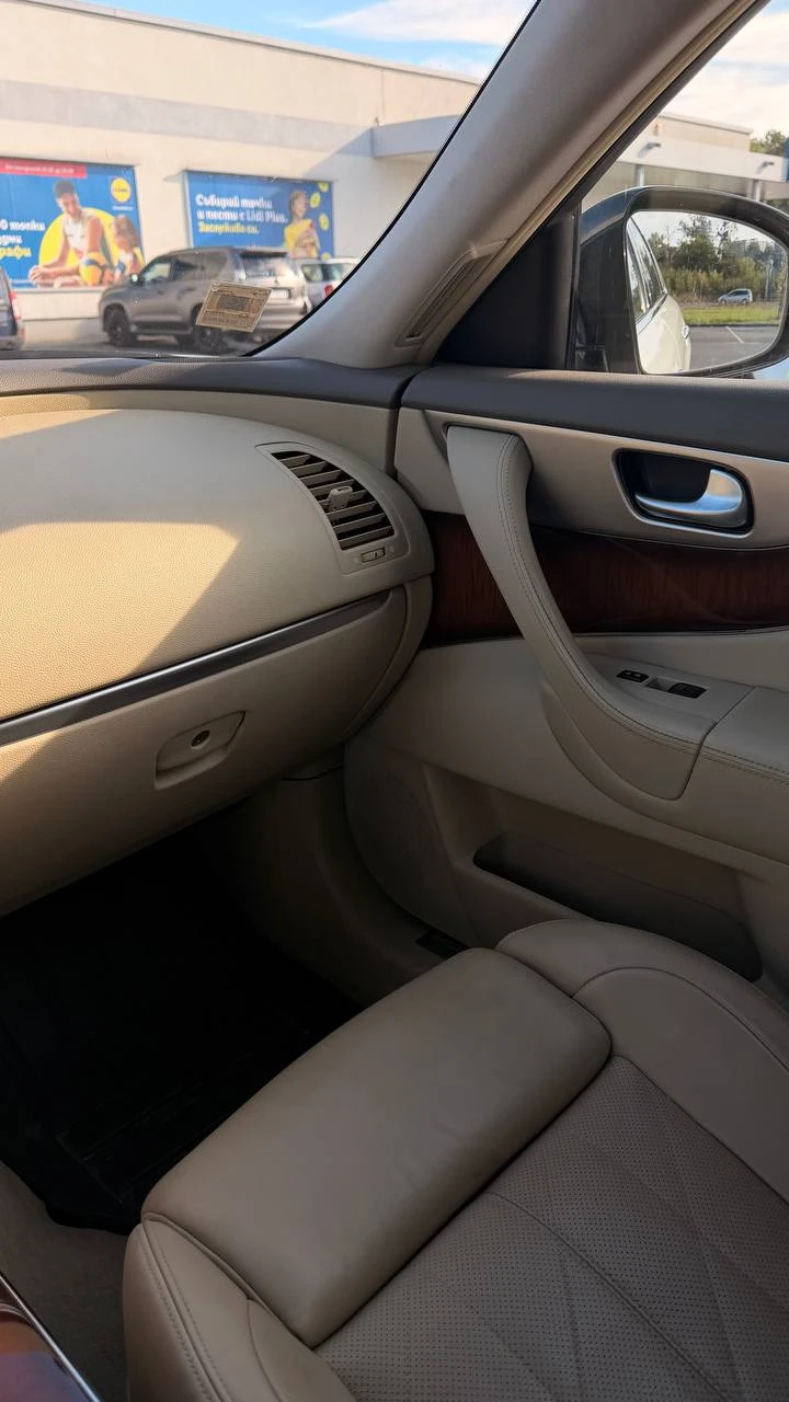 Infiniti QX70 S 3.0d, снимка 11 - Автомобили и джипове - 56097065