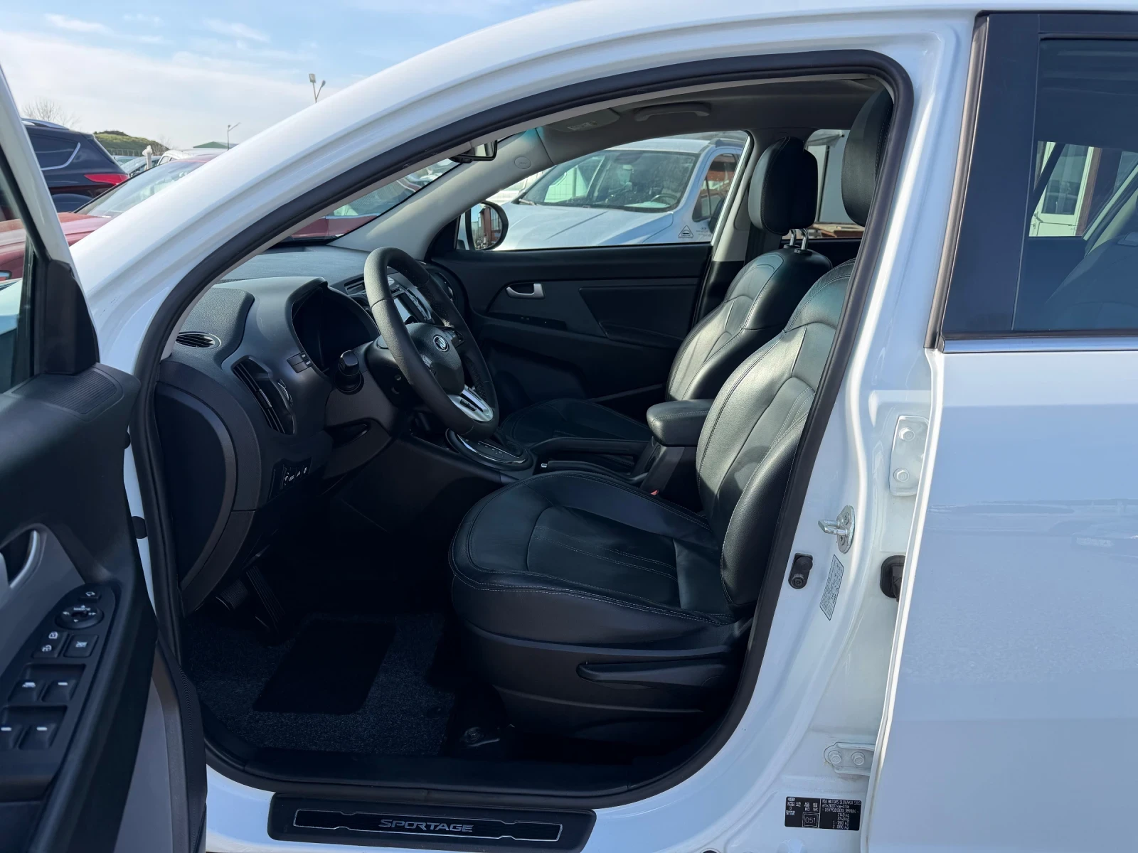 Kia Sportage 2.0CRDI R-LINE AVTOMAT, снимка 7 - Автомобили и джипове - 53800776