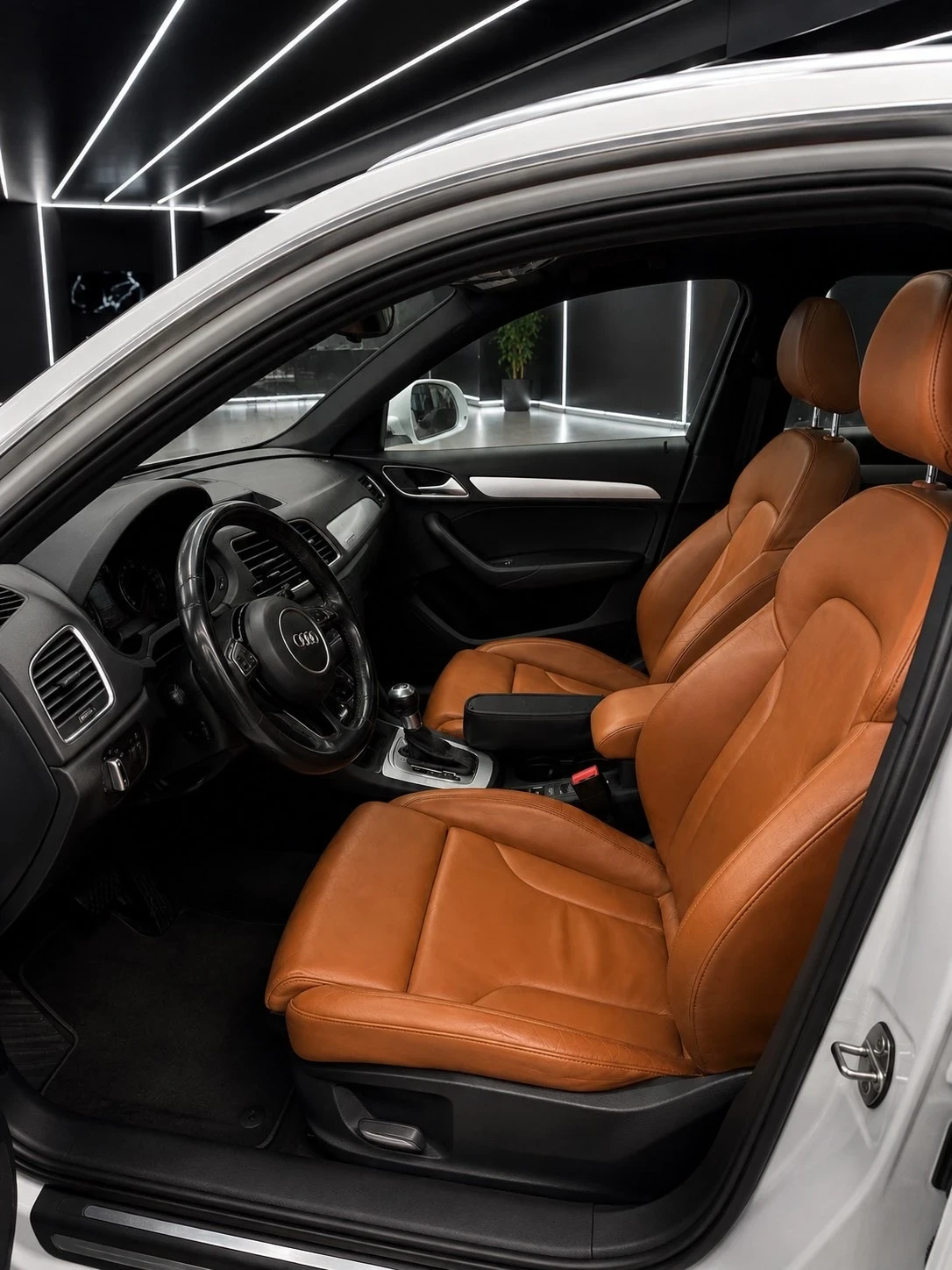 Audi Q3 Face* 4x4* Koja* Panorama* Keyless* Kam, снимка 3 - Автомобили и джипове - 55649331