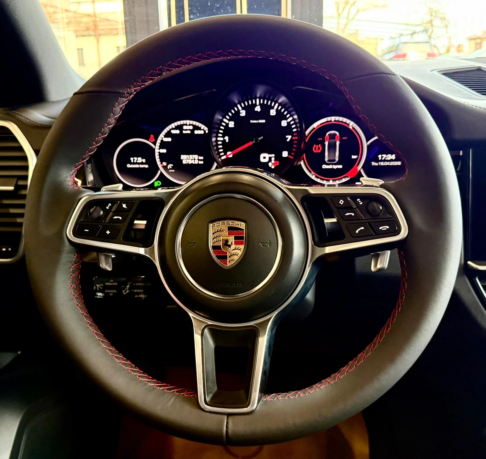 Porsche Cayenne Панорама* CarPlay* Подгрев*  Лизинг, снимка 10 - Автомобили и джипове - 54555075