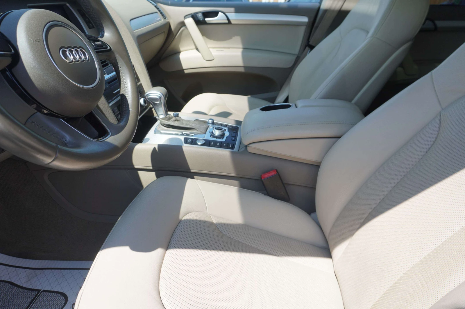 Audi Q7 1 Собсъвеник / 7 места / Автокредит, снимка 9 - Автомобили и джипове - 56023511