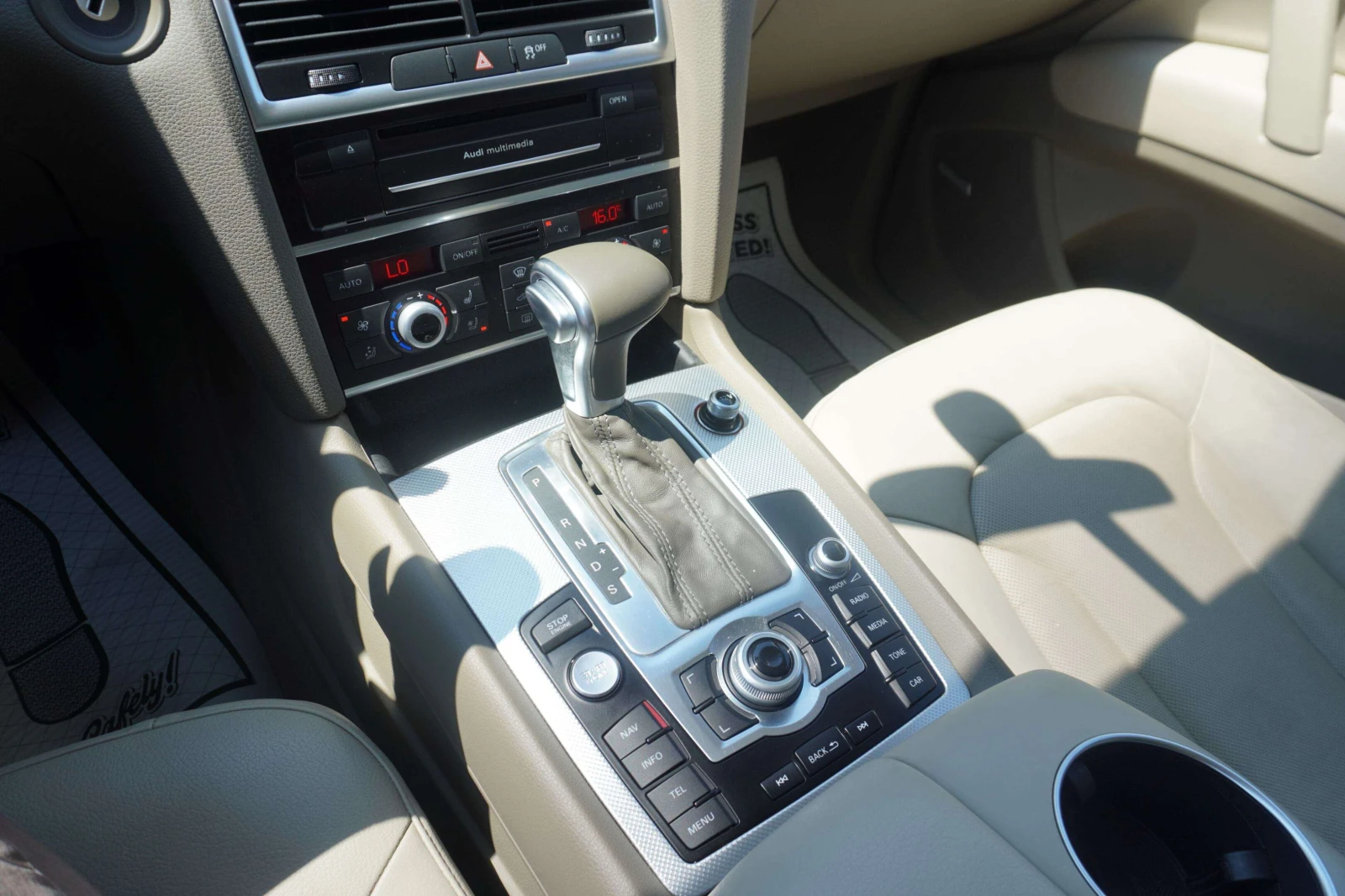 Audi Q7 1 Собсъвеник / 7 места / Автокредит, снимка 14 - Автомобили и джипове - 56023511