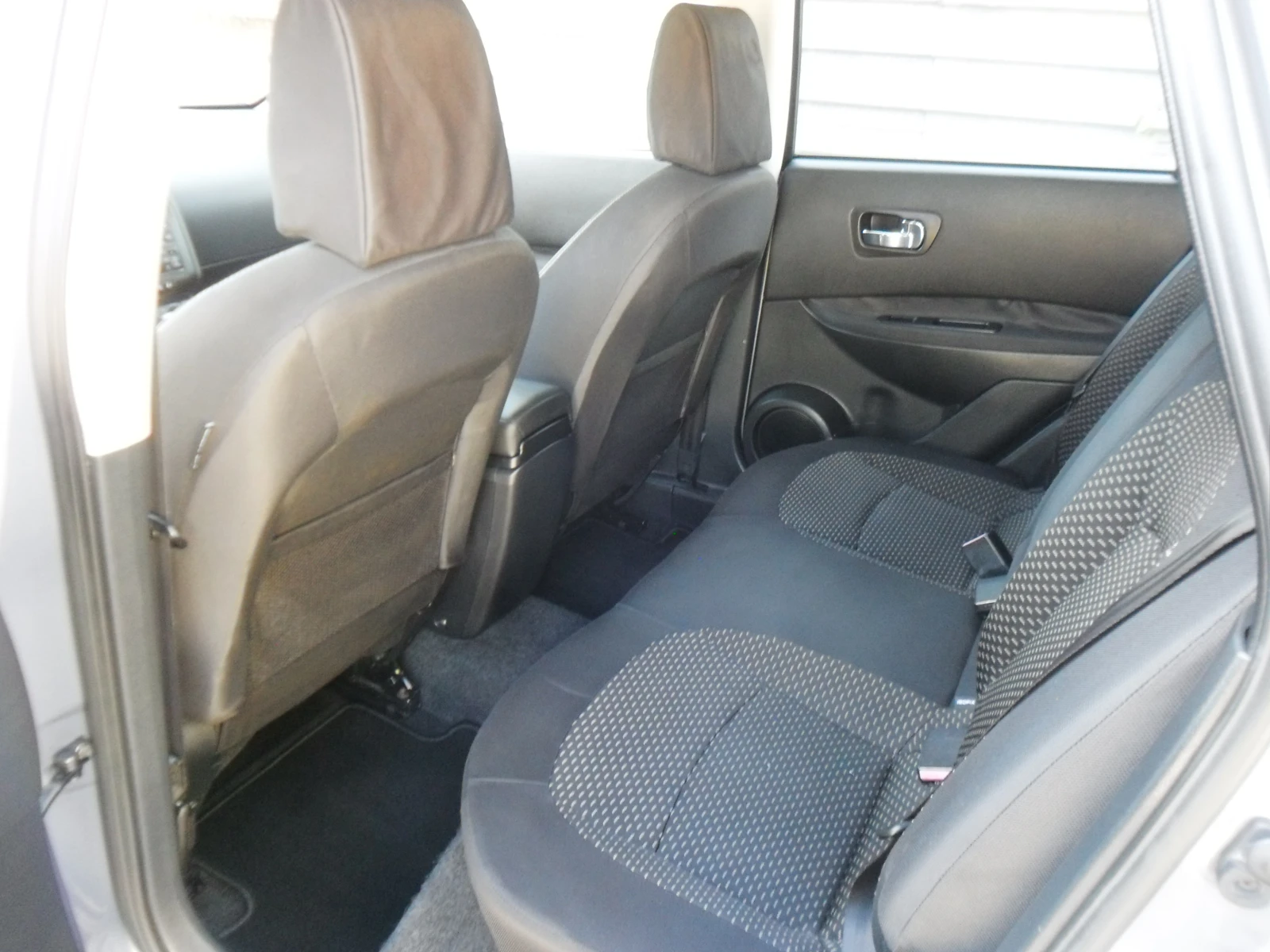Nissan Qashqai 1, 6i-GAS-KLIMATIK-ITALY, снимка 9 - Автомобили и джипове - 56258023
