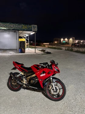 Honda Cbr CBR125R, снимка 1