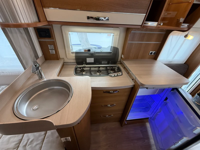 Каравана Tabbert 540 DM ПЪЛНО ОБОРУДВАНЕ, снимка 11 - Каравани и кемпери - 52170895