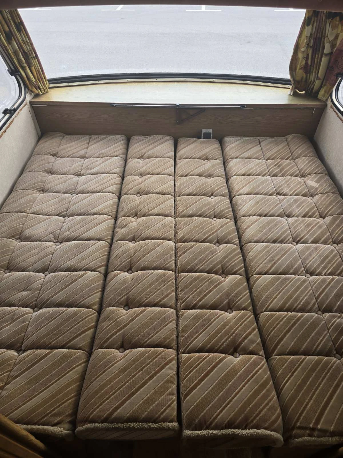 Каравана Swift, снимка 5 - Каравани и кемпери - 54246150