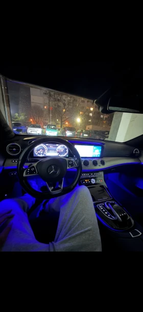 Mercedes-Benz E 220, снимка 13