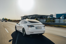 Tesla Model 3 Performance , снимка 3 - Автомобили и джипове - 44125642