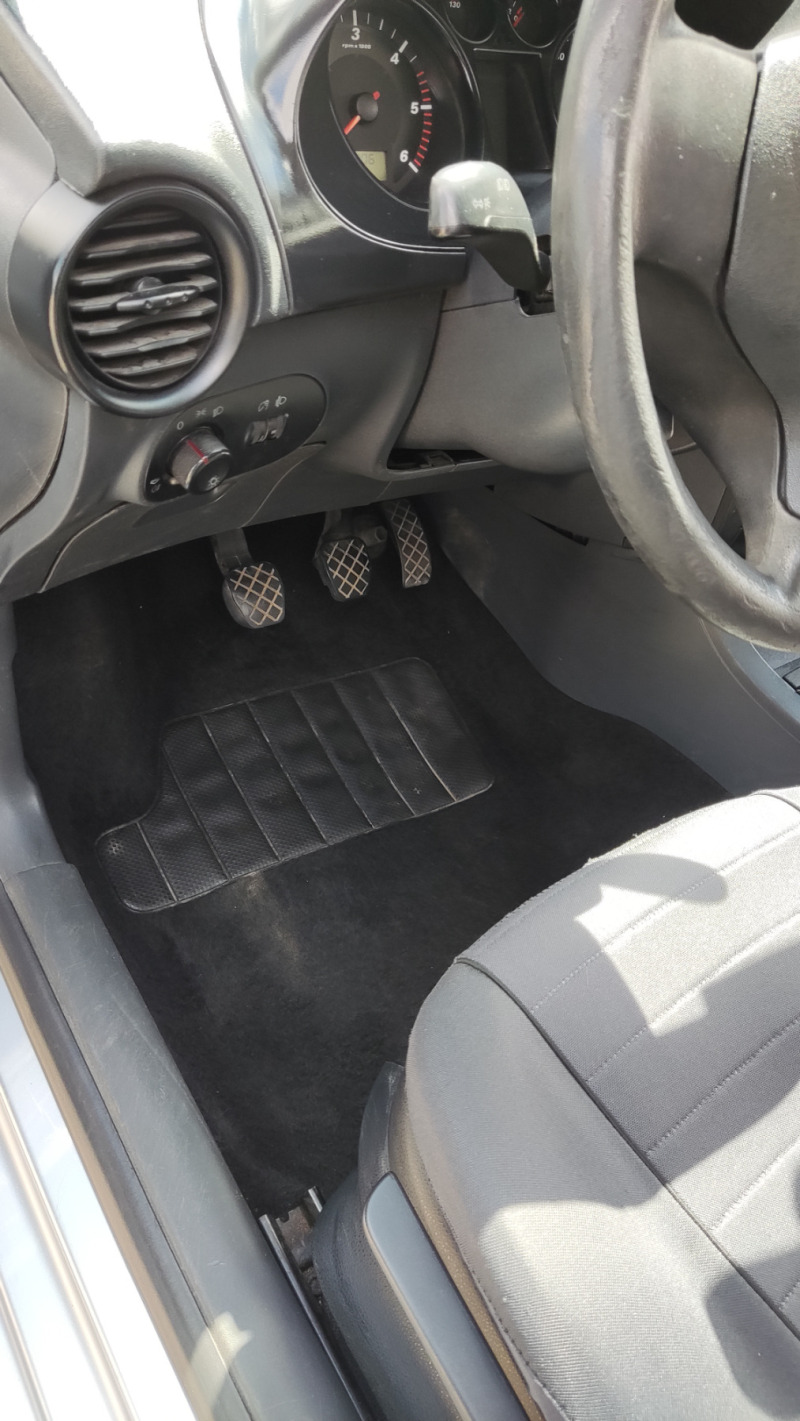 Seat Ibiza 1.9Sdi, снимка 12 - Автомобили и джипове - 45915576